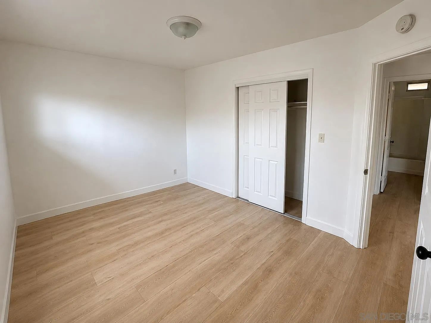 847 E Washington Ave E photo 5