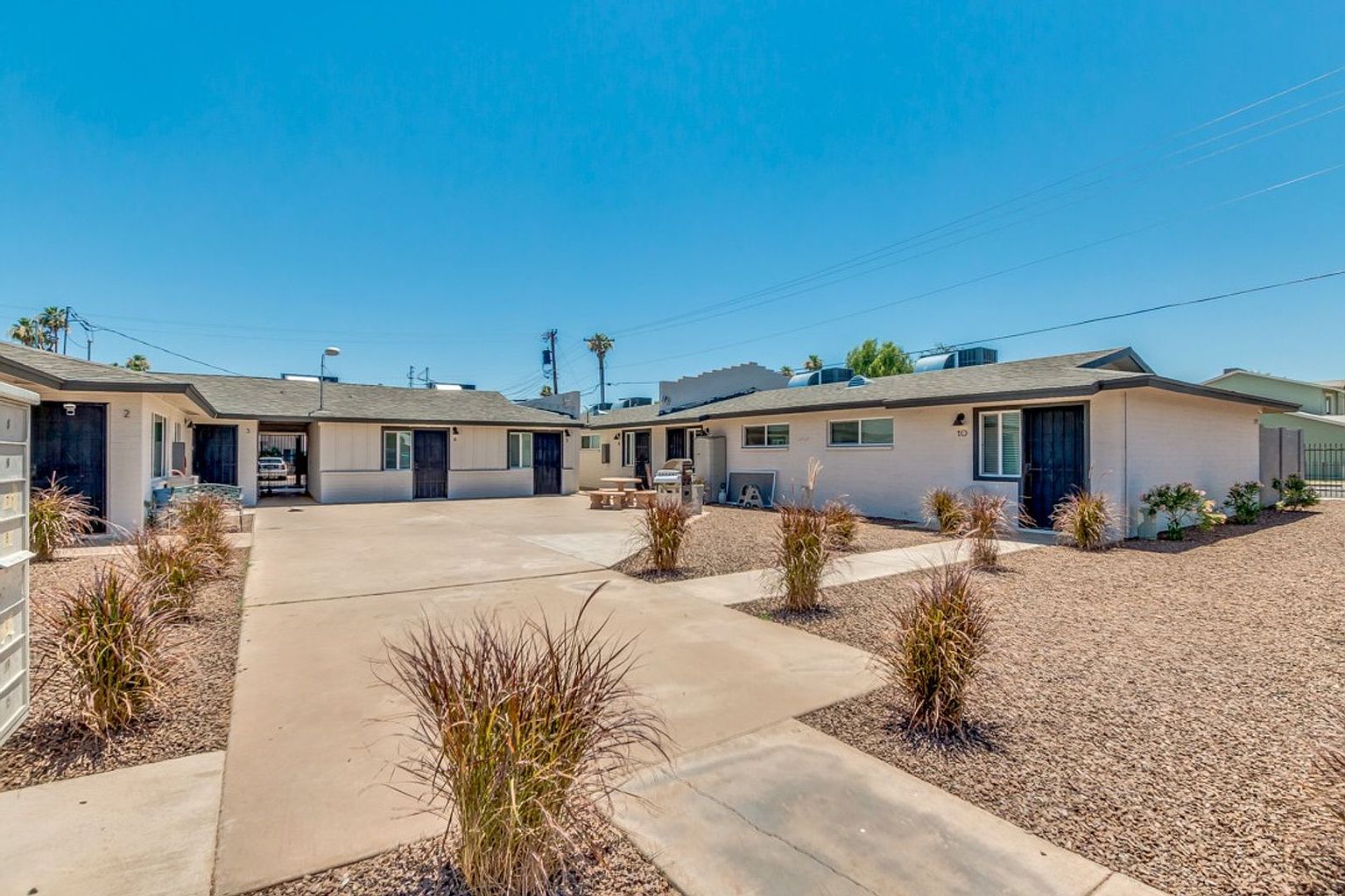 2539 W Pierson St photo 3