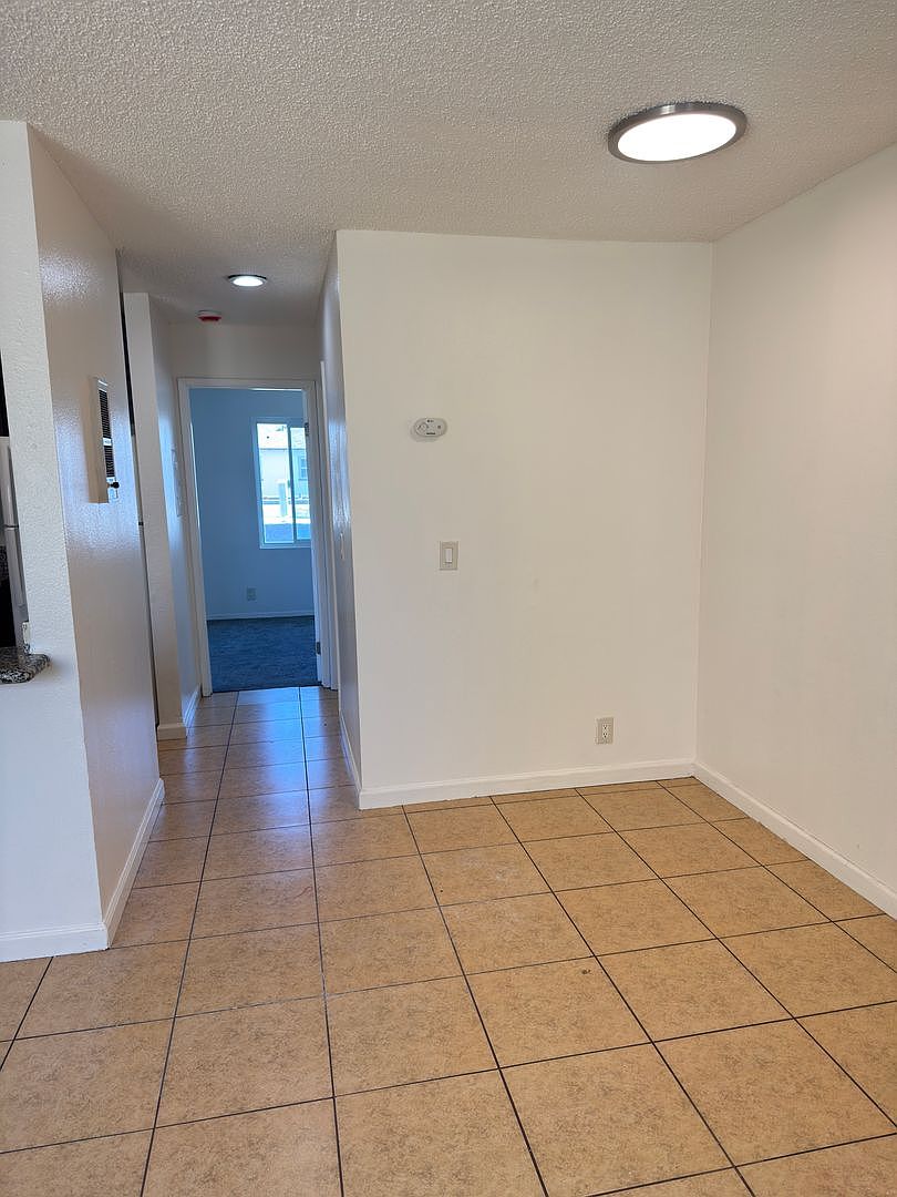 P4343-09 photo 2