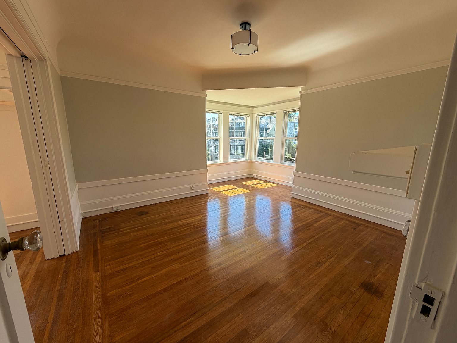 1BR/1BA Apartment on Washington St · San Francisco photo 3