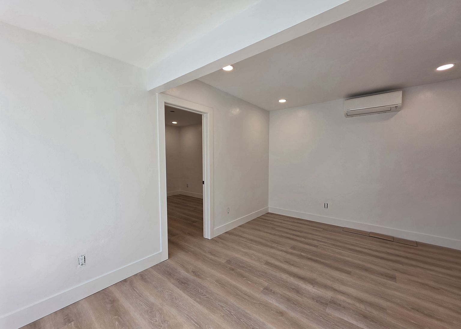 1120 Tait St photo 4