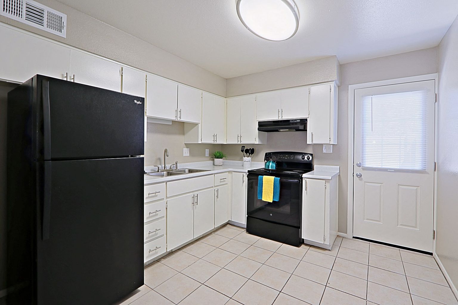 Villas on 28th photo 4