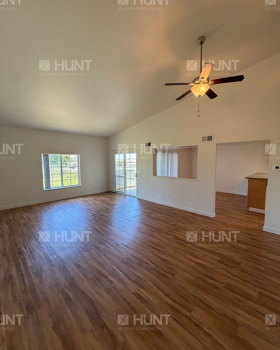 630 Pusan Dr photo 2