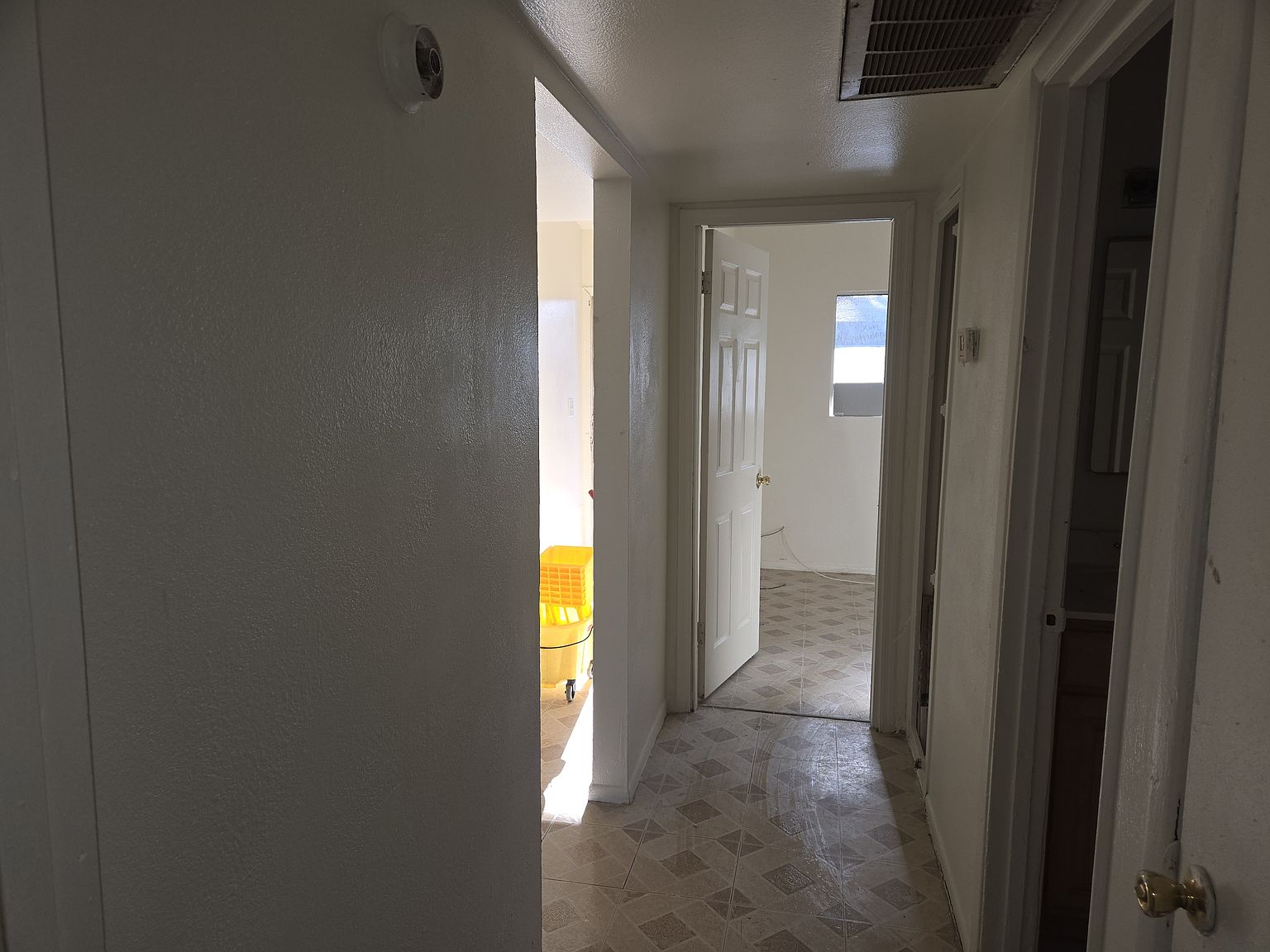2108 W Heatherbrae Dr photo 2
