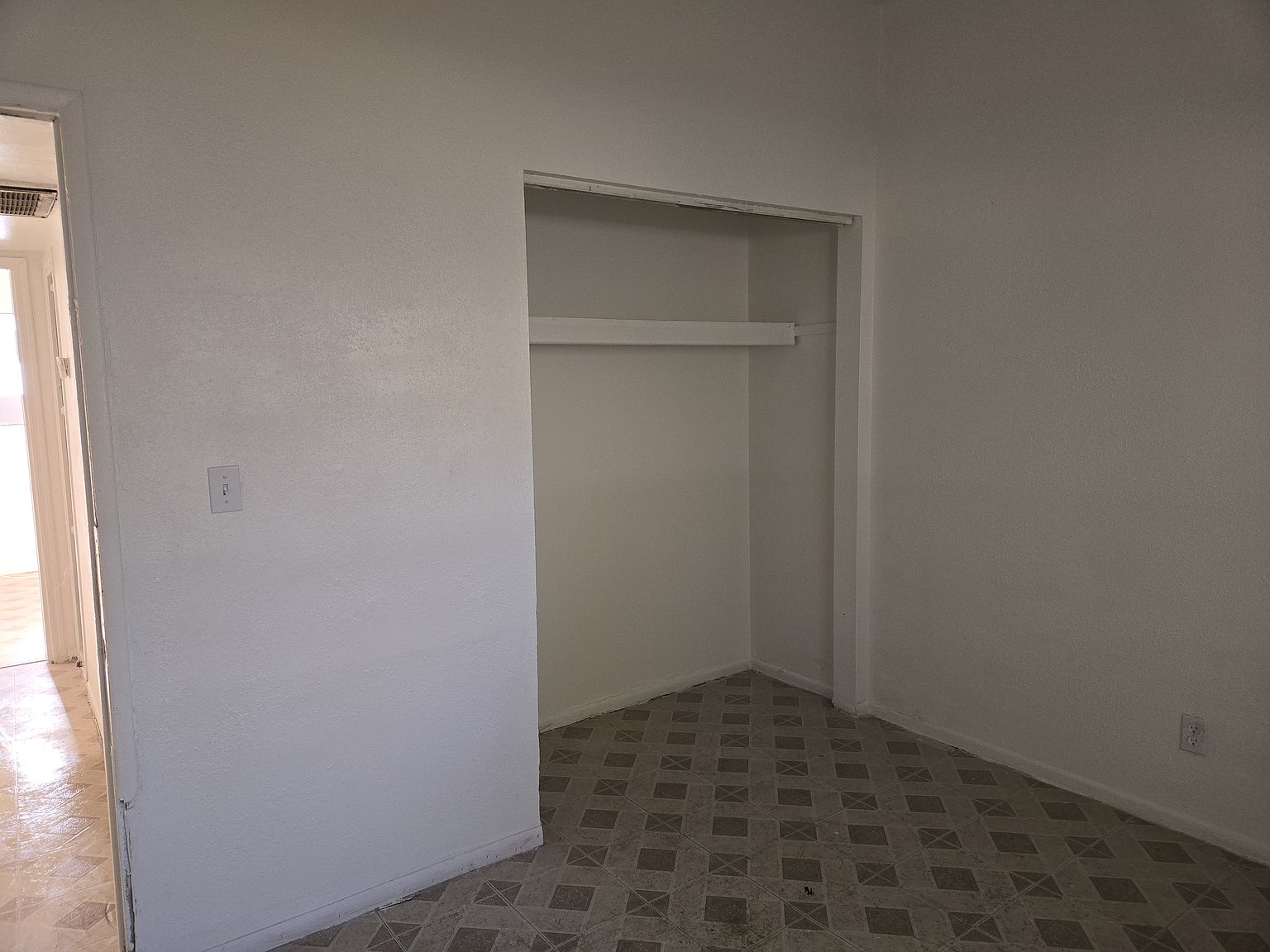2108 W Heatherbrae Dr photo 3