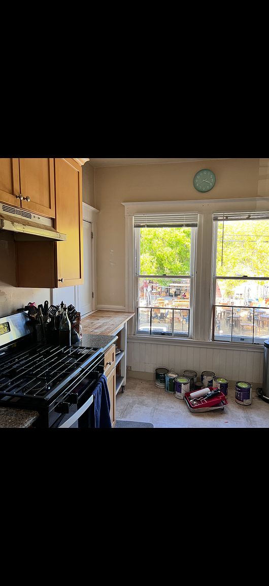 1196 Park Ave photo 4