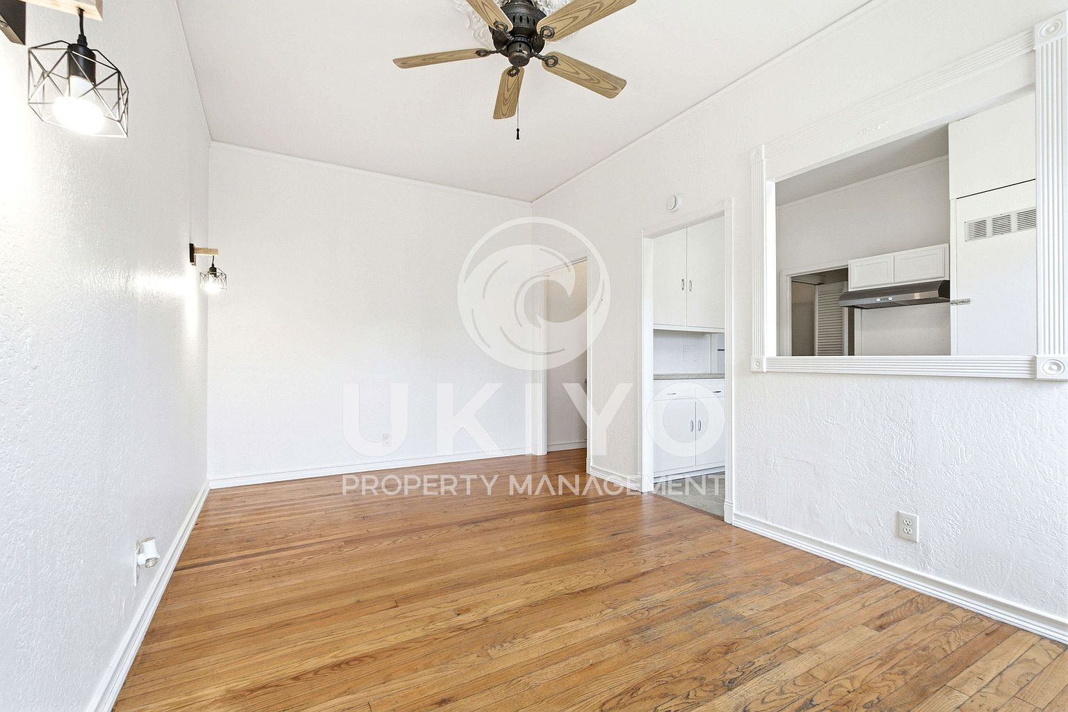 1941 Durant Ave photo 5