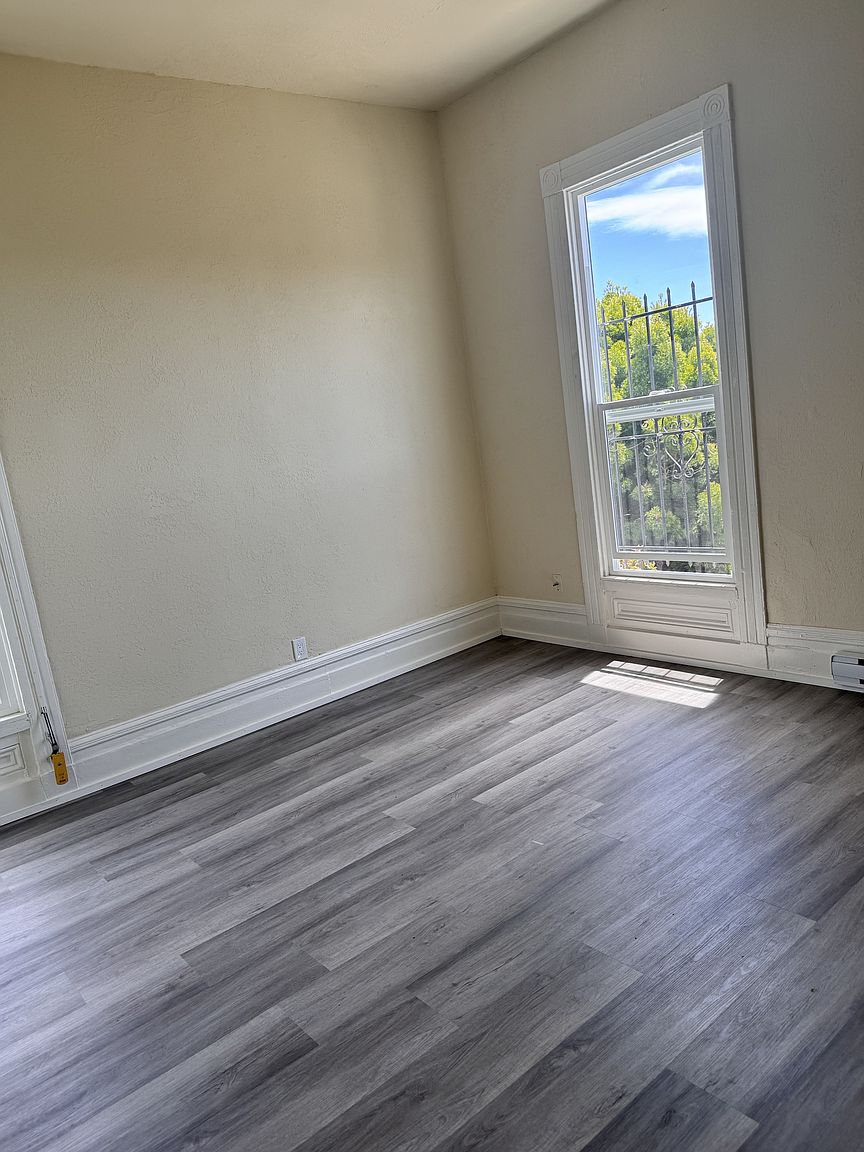 1021 18th St unit 6 photo 5