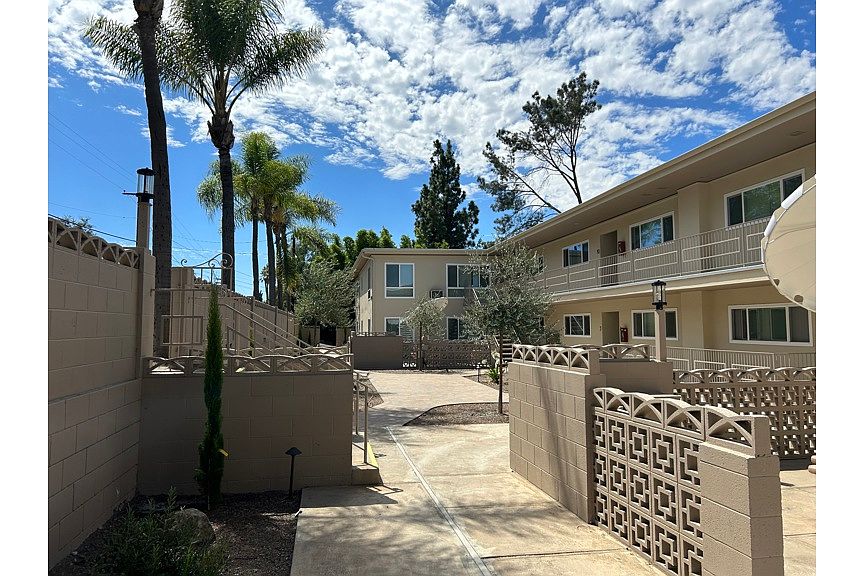 8600 Lemon Ave photo 2