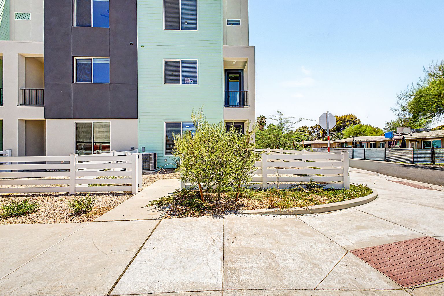 2601 E Clarendon Ave Lot 9 photo 3
