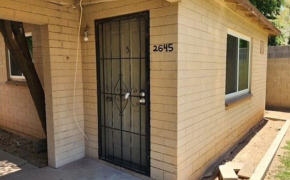 2645 W Morten Ave Phoenix, AZ 85051 photo 3