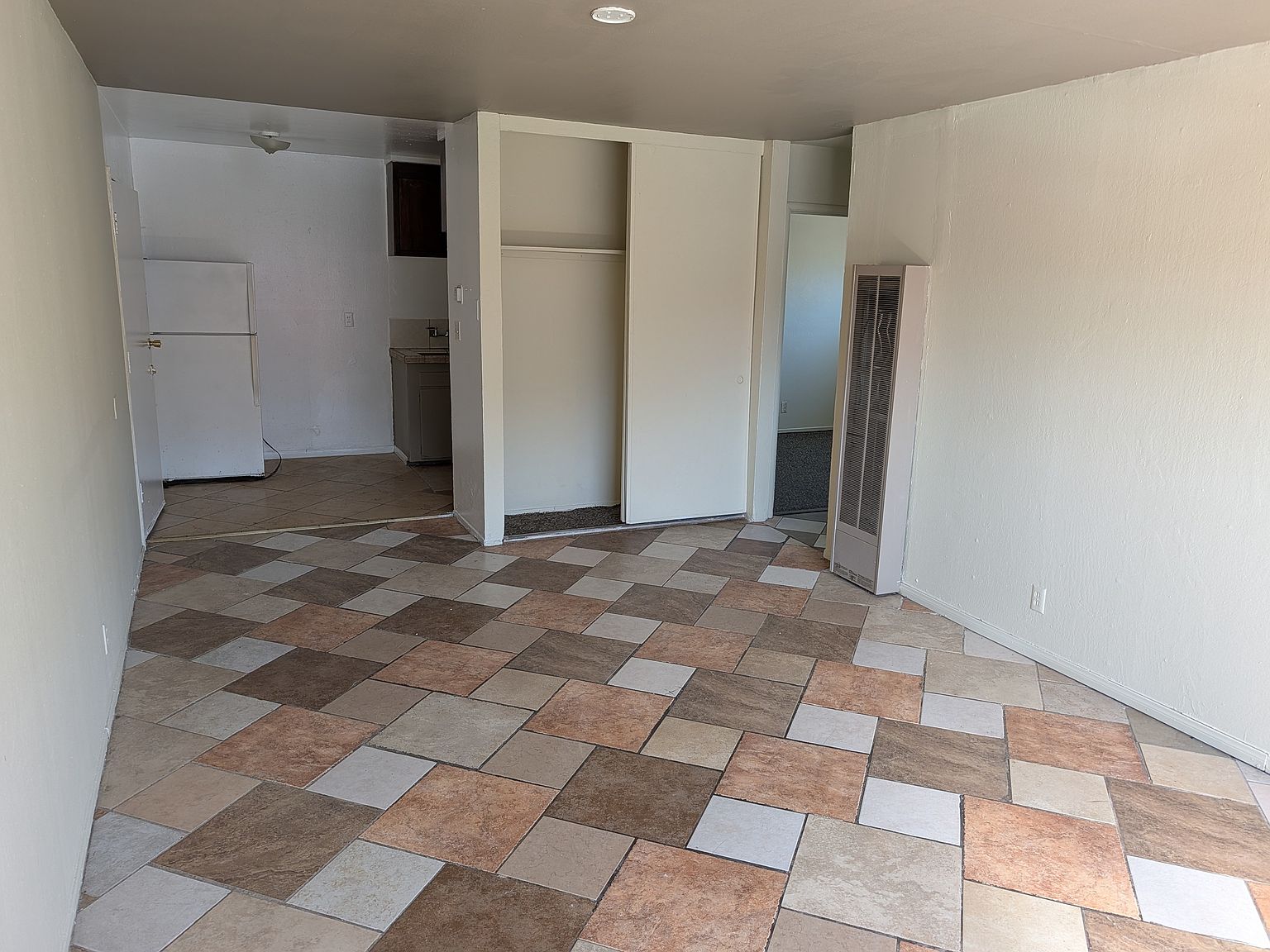 10023 Macarthur Blvd photo 2