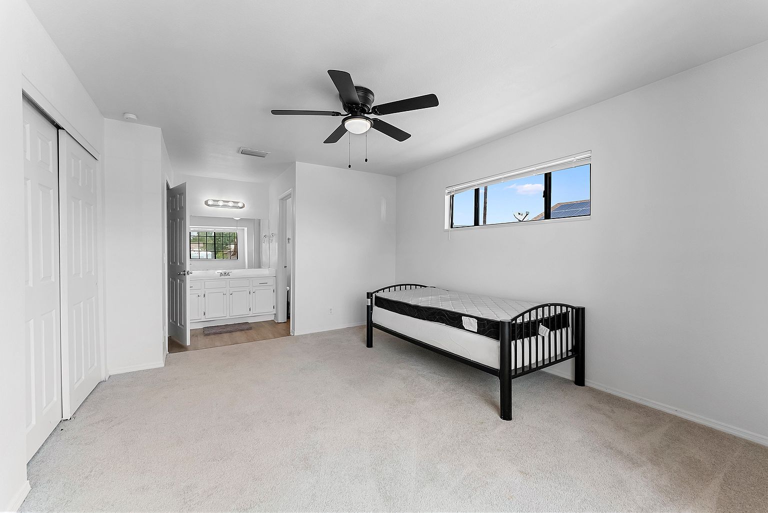 3828 E Dulciana Ave photo 3