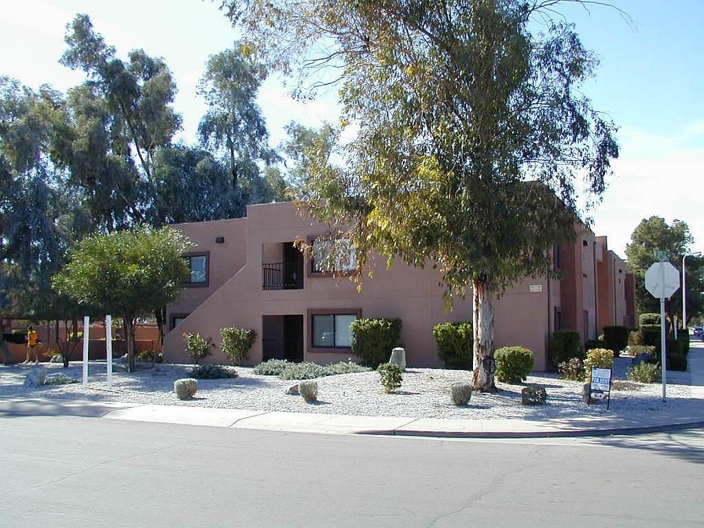 330 S Beck Ave Tempe, AZ 85281 photo 2