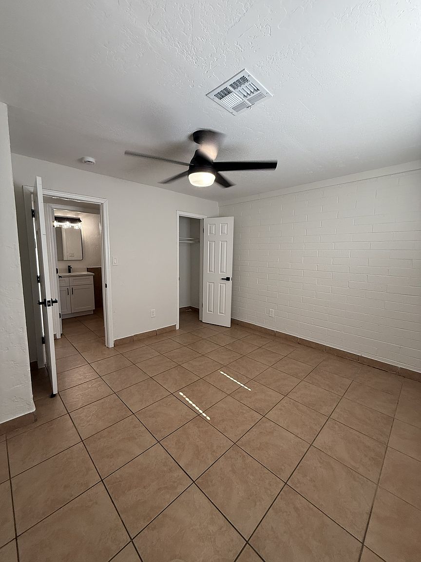 1402 E Roosevelt St photo 4