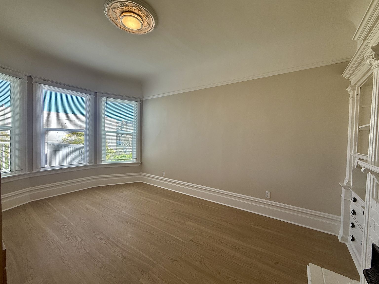 272 4th Ave photo 3