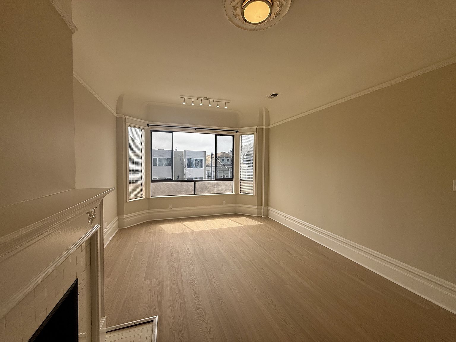272 4th Ave photo 5