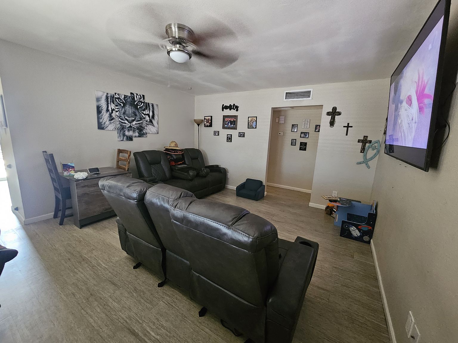 600 E Monterey St photo 2
