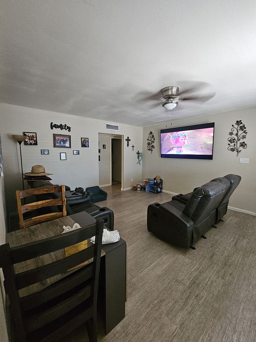 600 E Monterey St photo 3