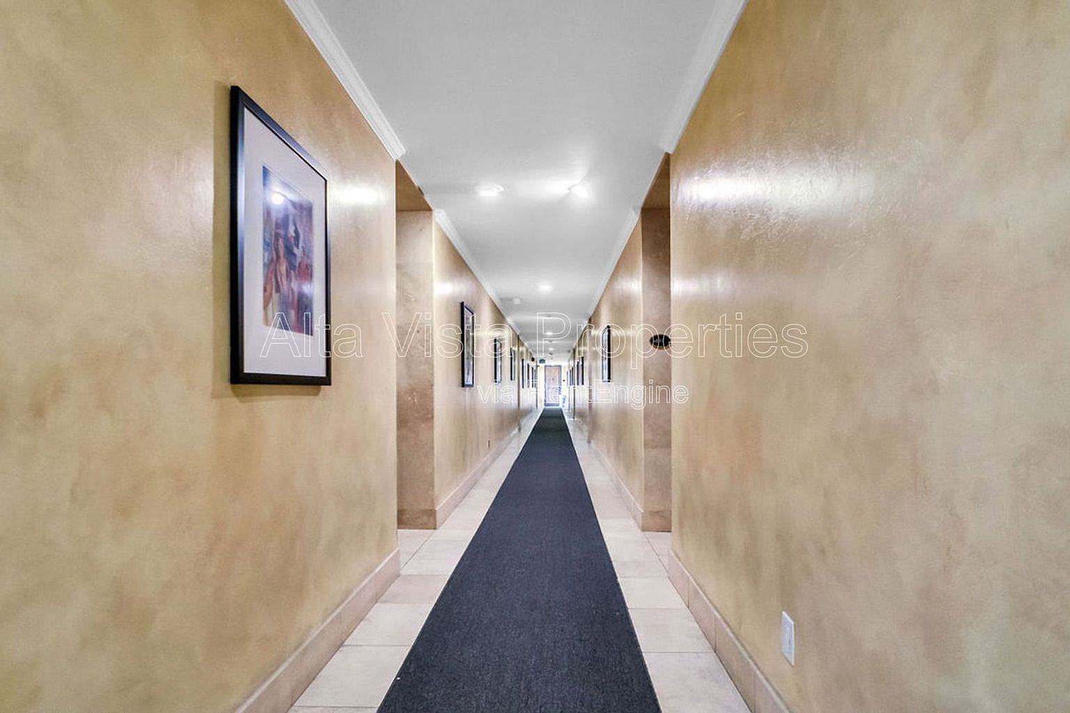 935 Genter St photo 4