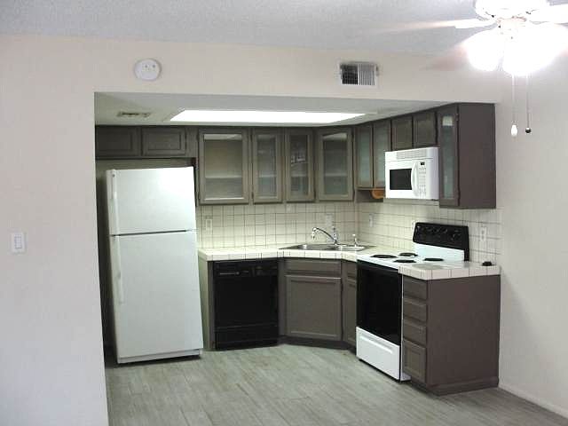 2040 S Longmore Ave photo 2