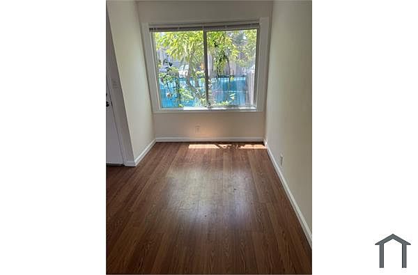 9604 B St photo 2