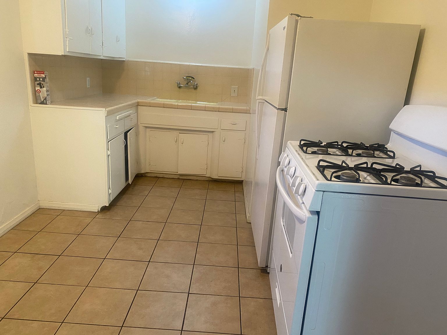 636 W Lexington Ave photo 3