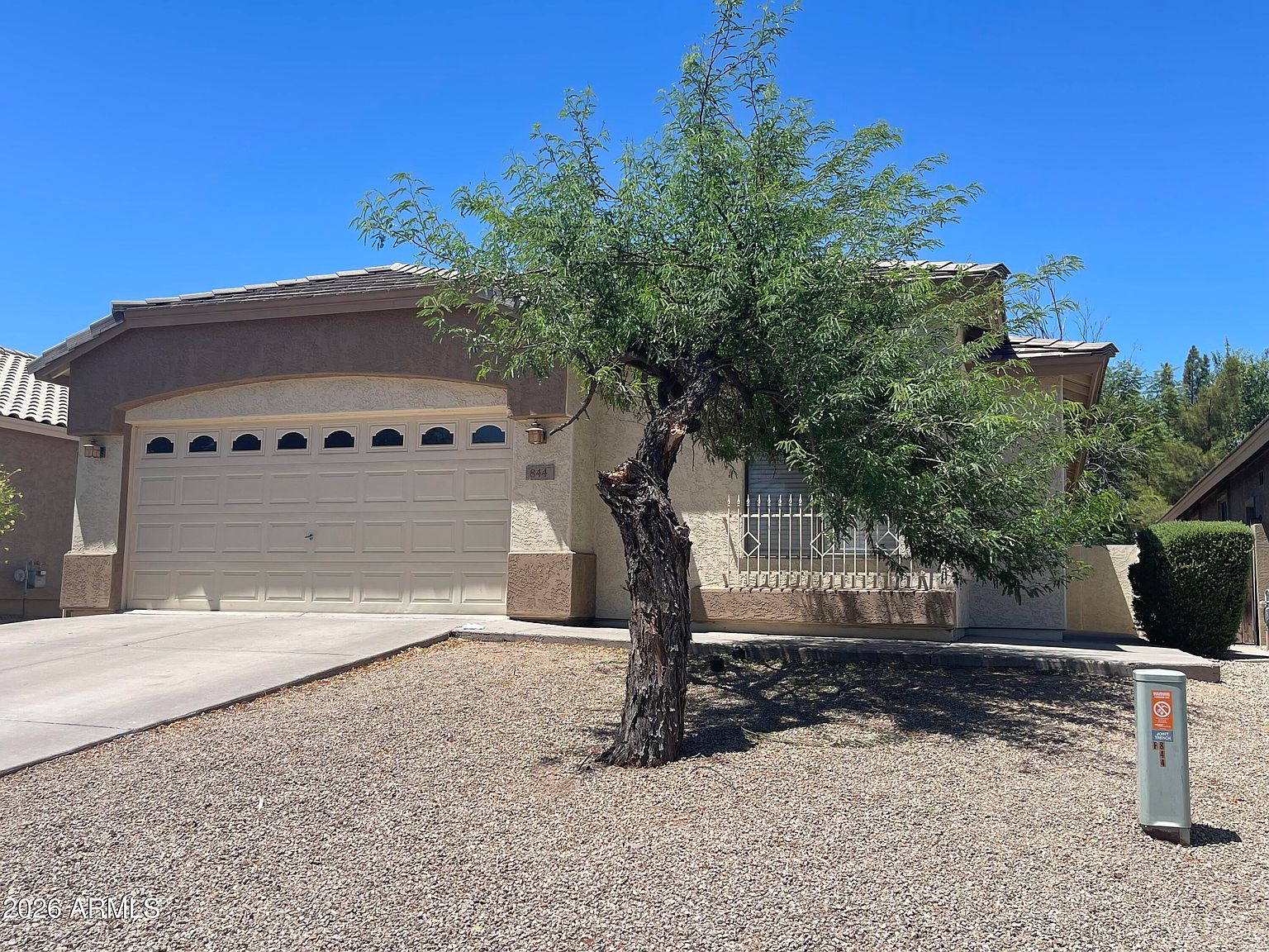 844 S Roca Ct Gilbert, AZ 85296 photo 2