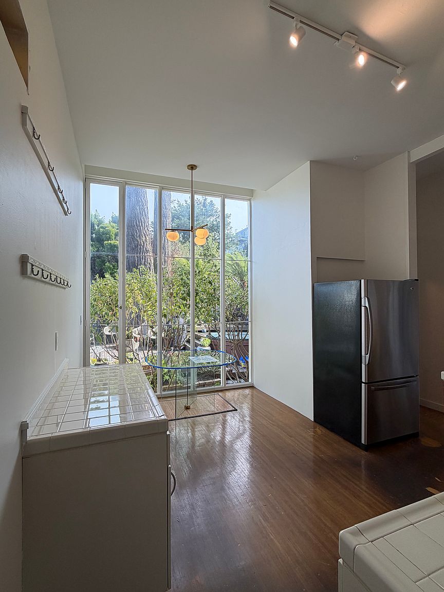 4407 24th St photo 3