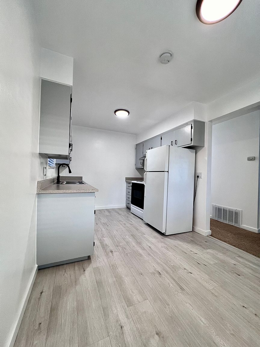 1BR/1BA Condo on Grace St · Hayward photo 5