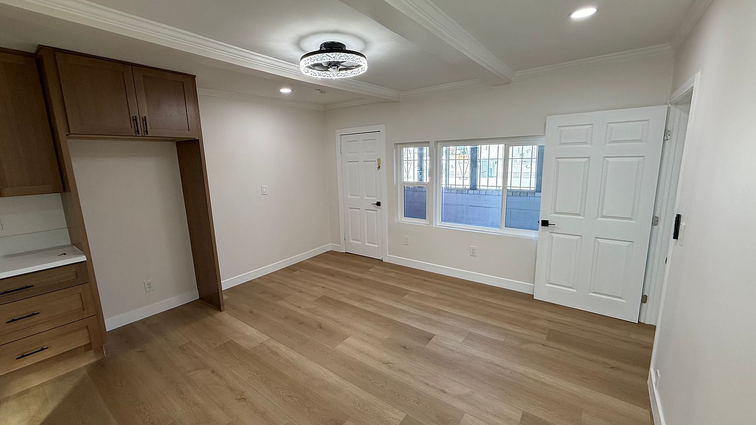 286 3rd Ave photo 5