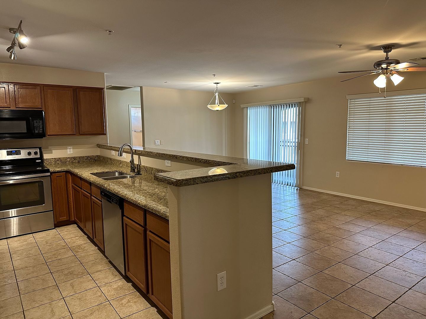 1350 S Greenfield Dr photo 4