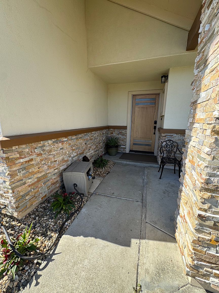 3021 Stonehenge Rd photo 3
