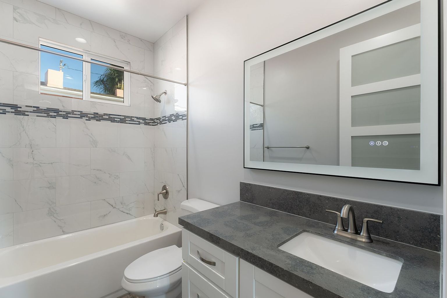 6728 Thomson Court photo 4