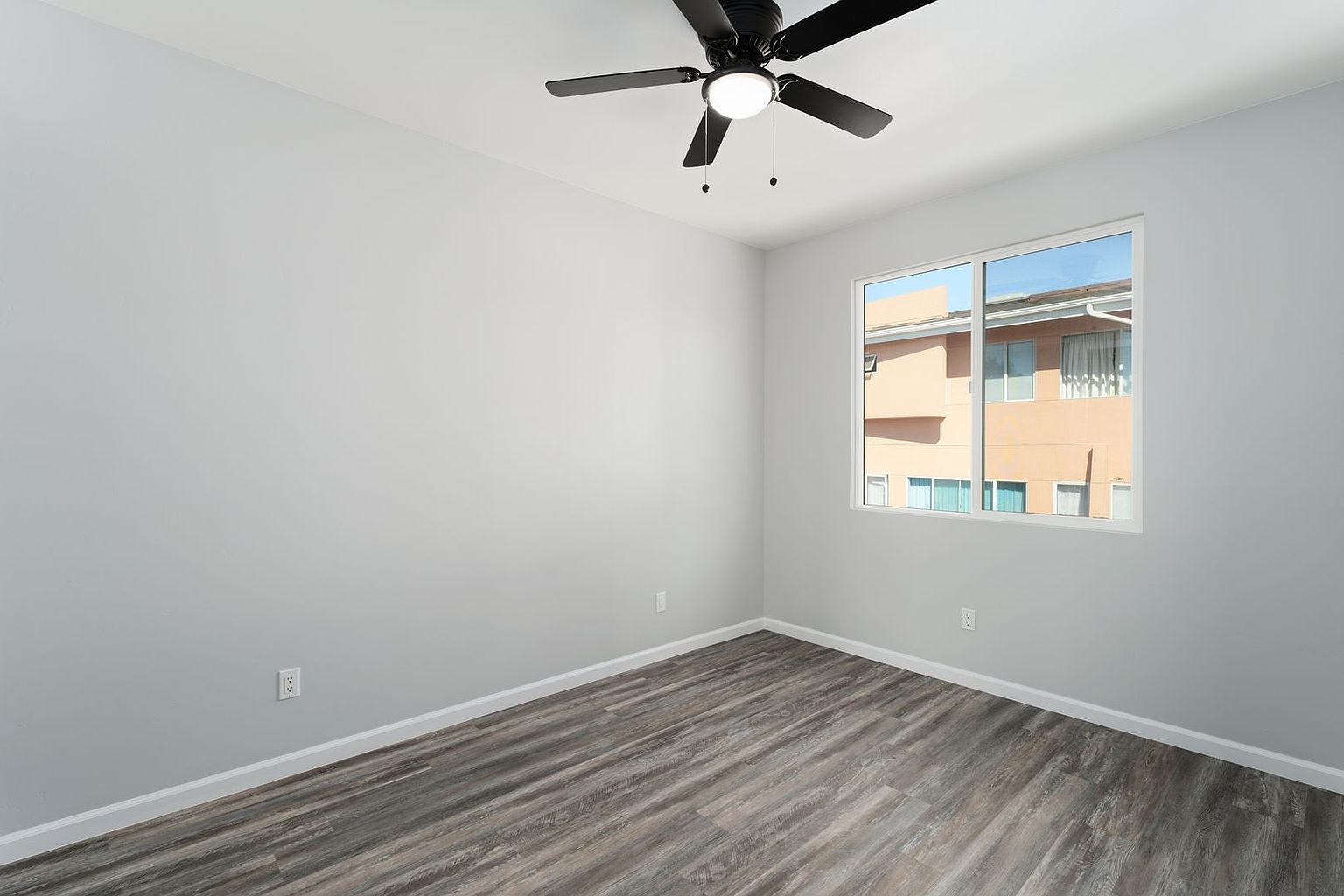 6728 Thomson Court photo 5