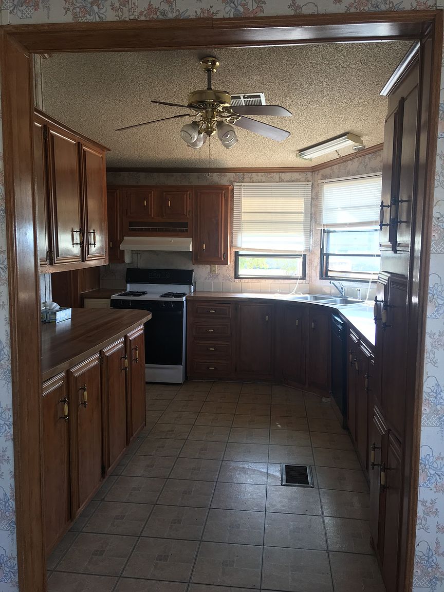 25019 W Watkins St photo 4