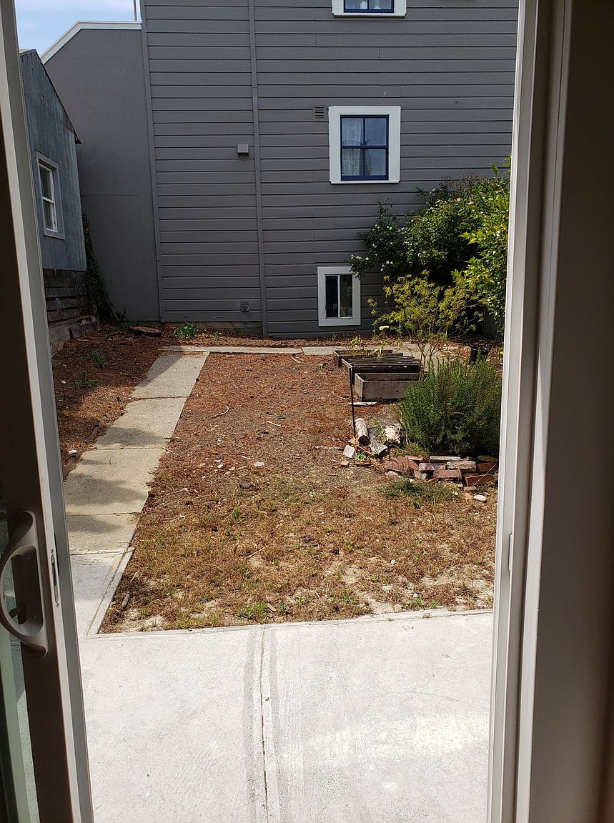 1558 Church St photo 5