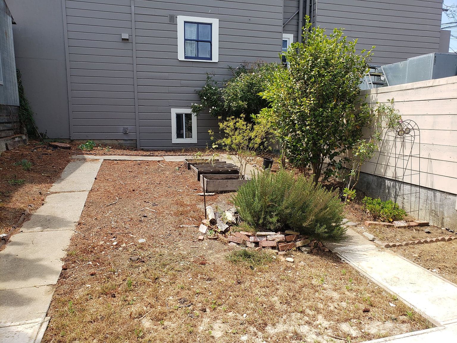 1558 Church St photo 3