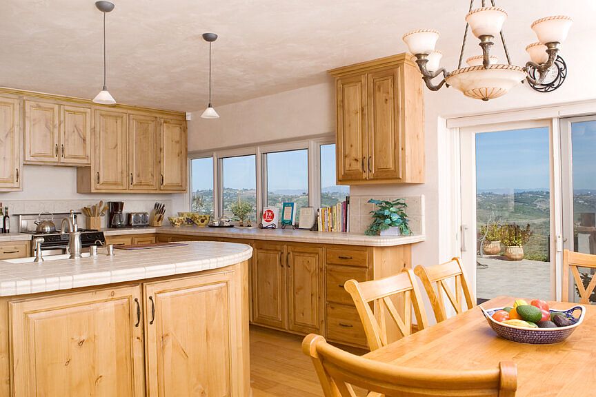 1328 Chariot Ct photo 5