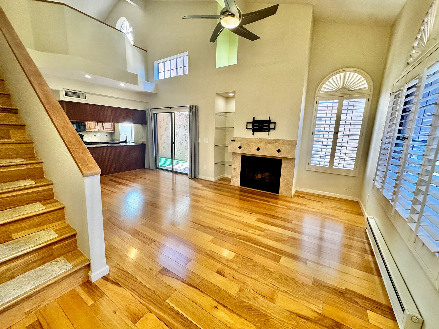 5640 E BELL Road photo 3