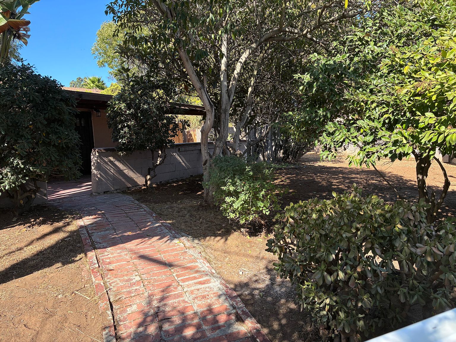 819 W Vista Way photo 2
