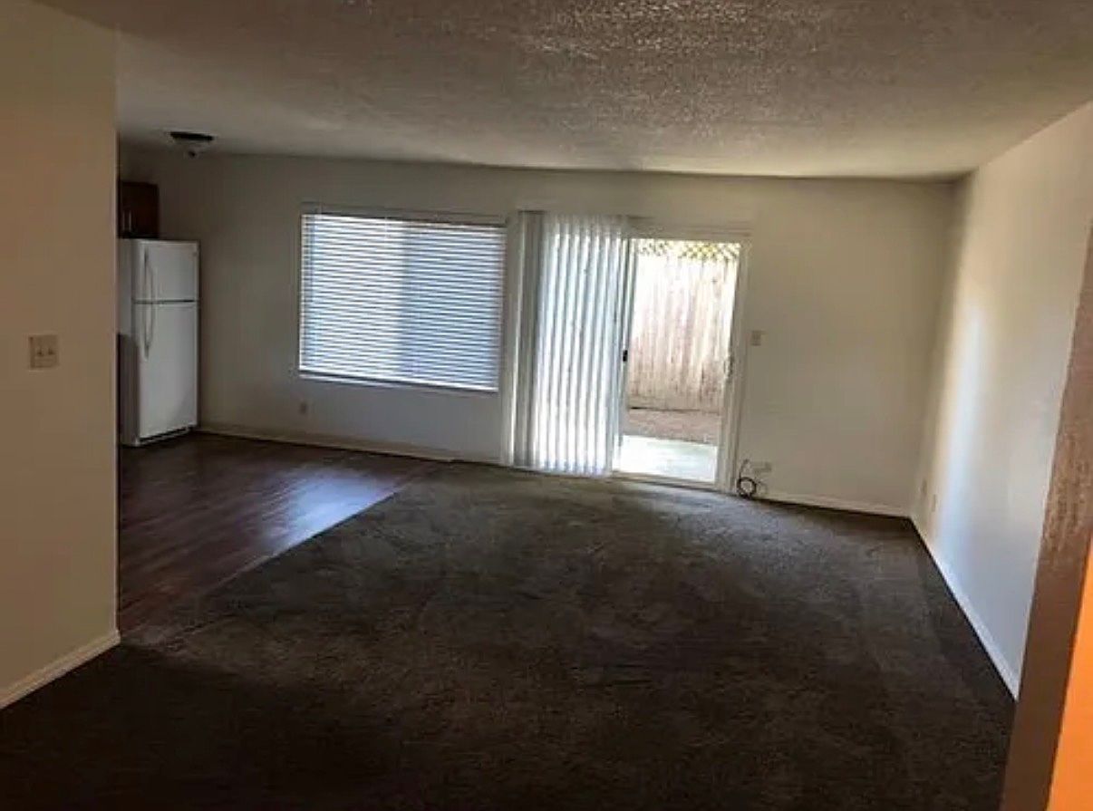 643 Russell Ave photo 3