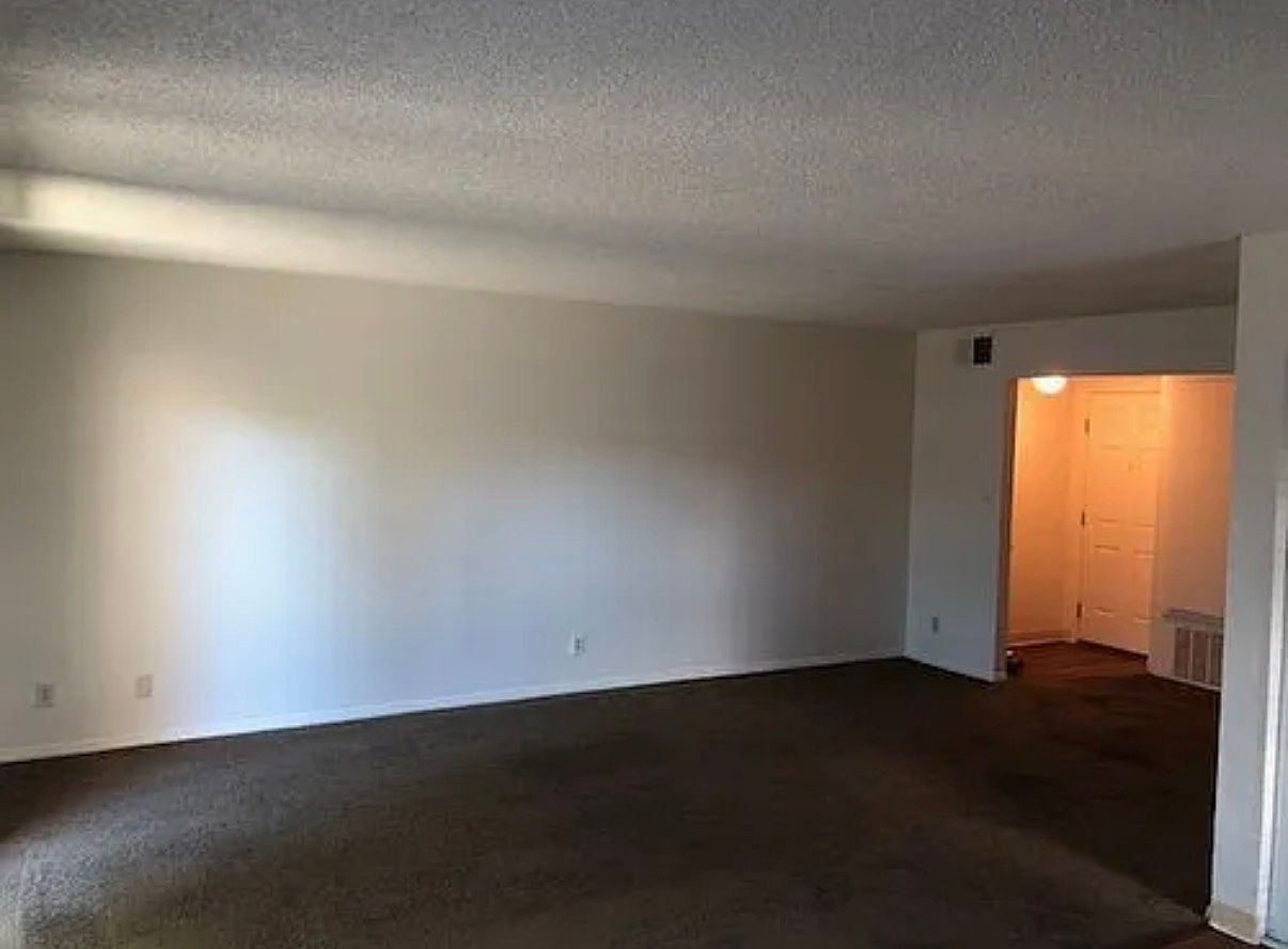 643 Russell Ave photo 4