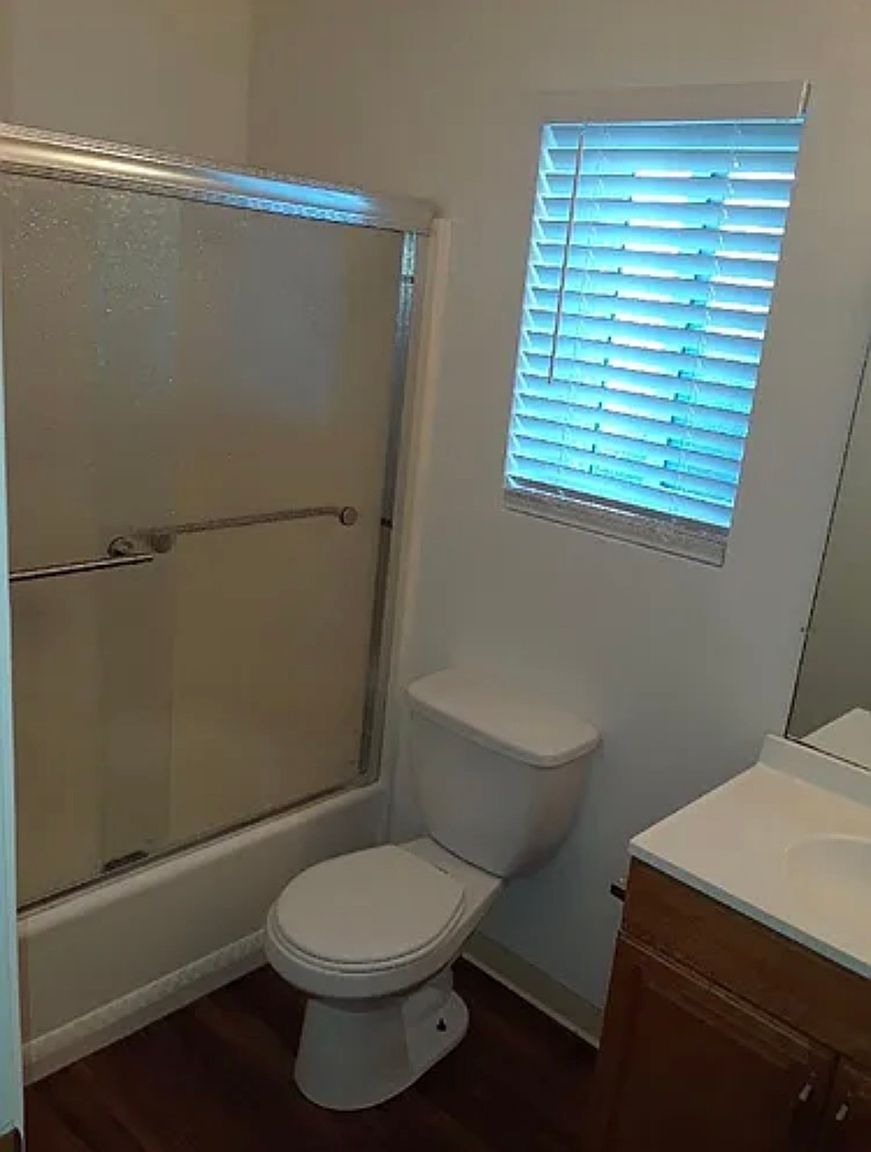 643 Russell Ave photo 2