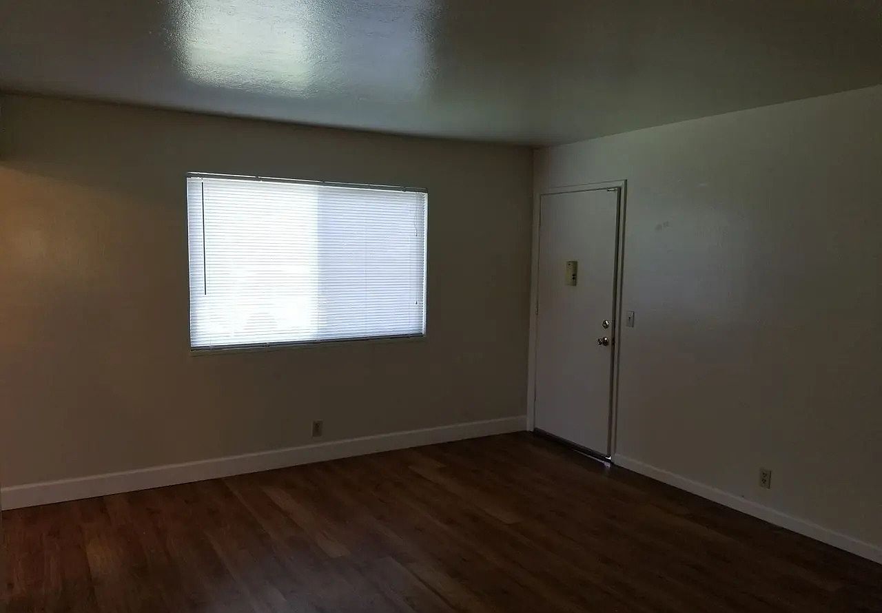 2100 Marlboro Ct unit 1 photo 3