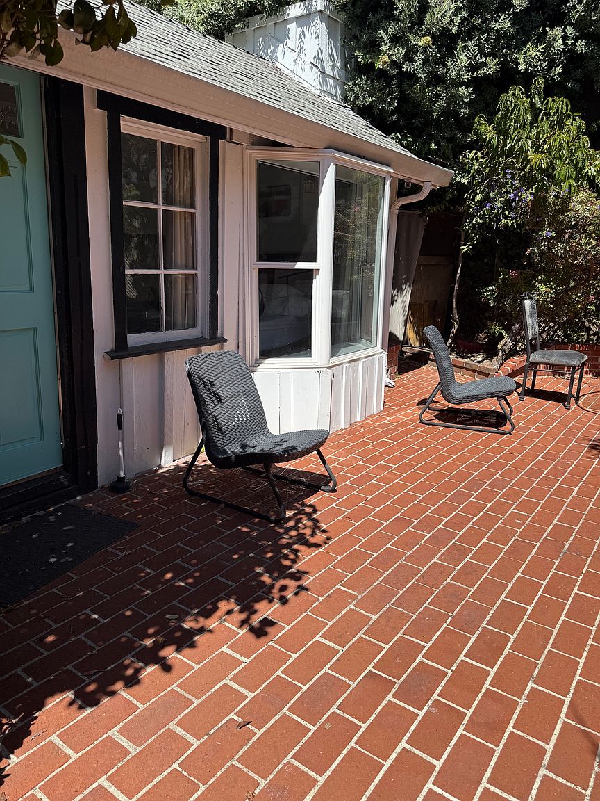 Others on 1st St · Santa Cruz photo 3