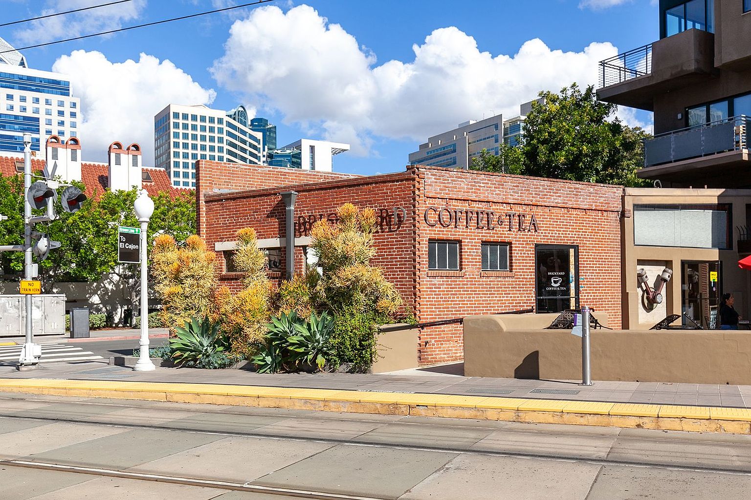 611 G St photo 2