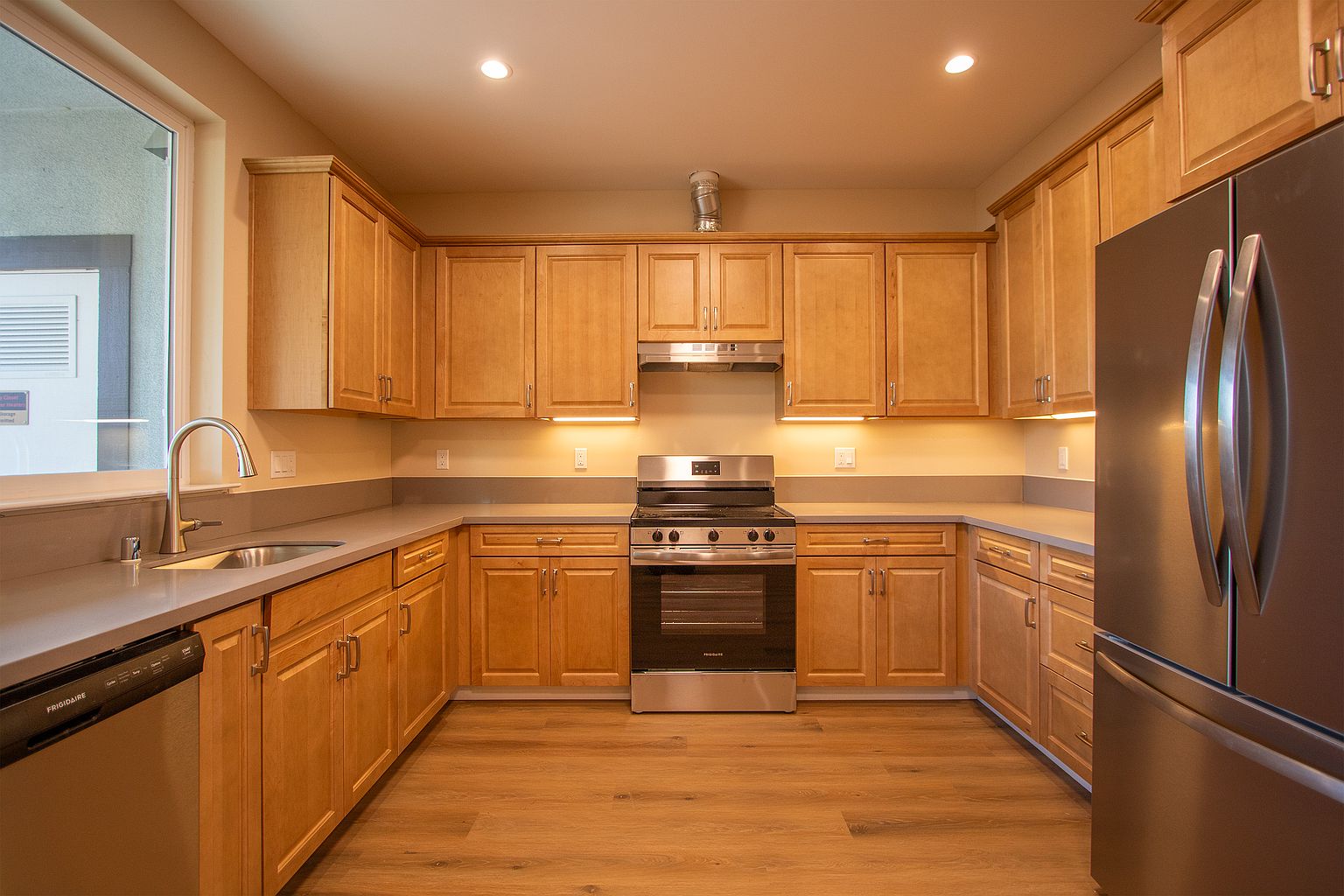 2BR/2BA Apartment on Capitola Road Ext · Santa Cruz photo 4