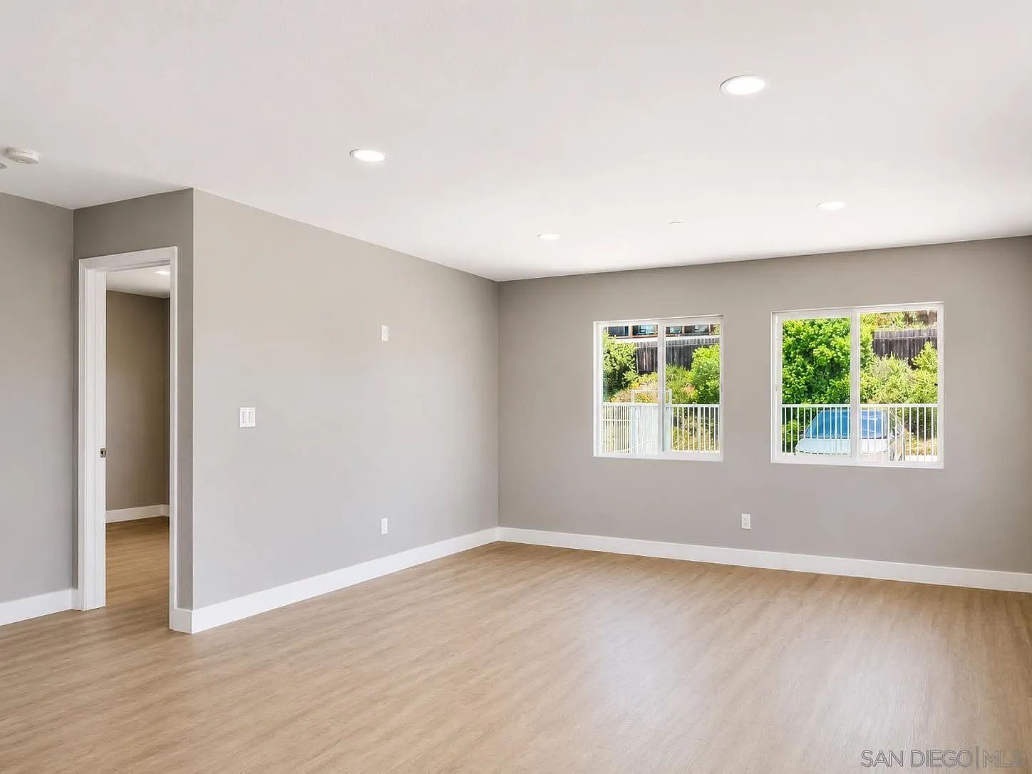 2421 Balboa Vista Dr photo 4