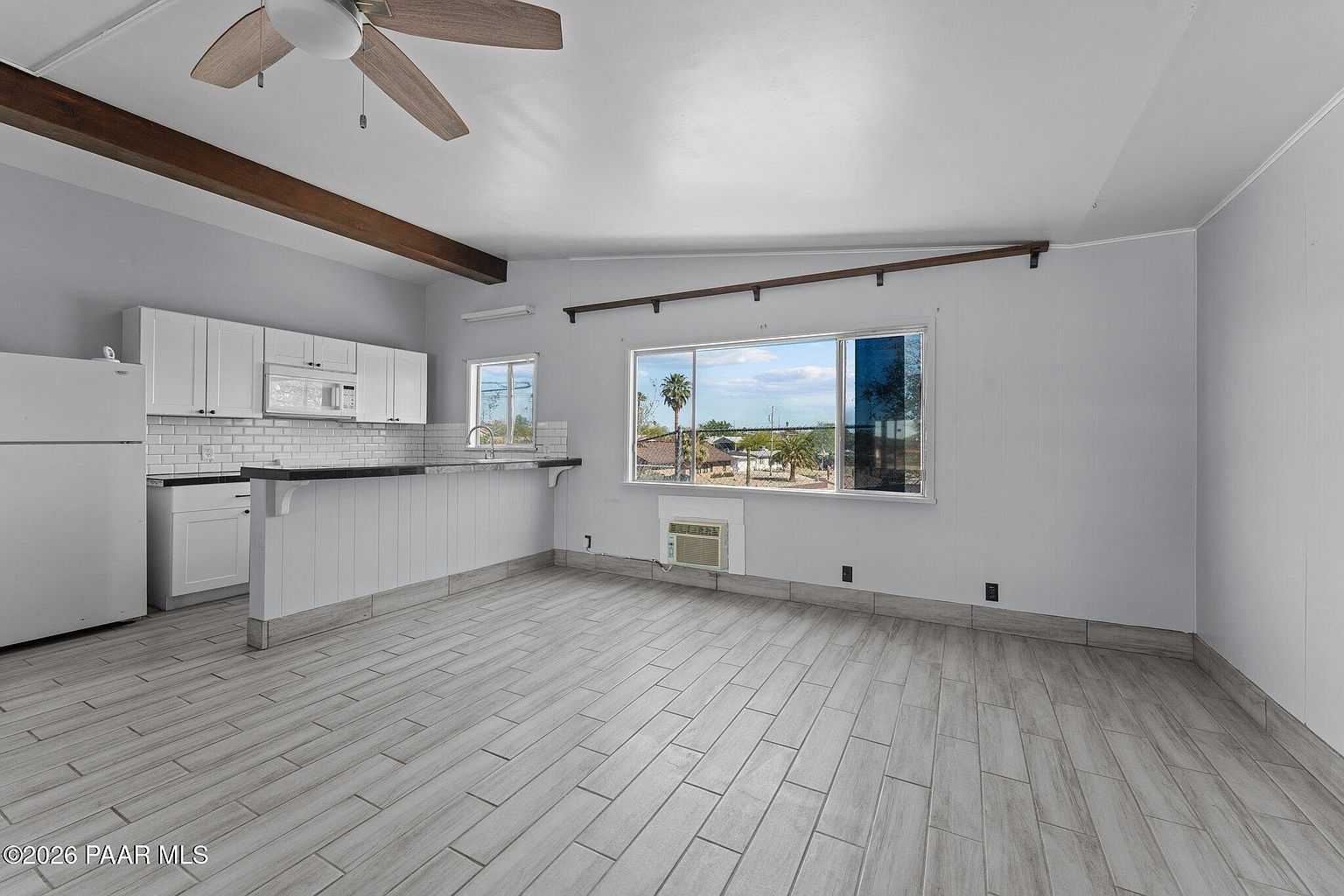 692 W Wickenburg Way photo 3